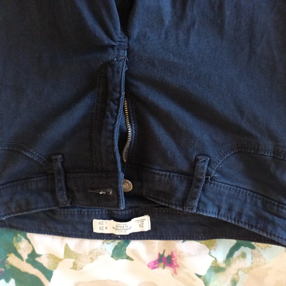 Jeans - Picture 2 of 3